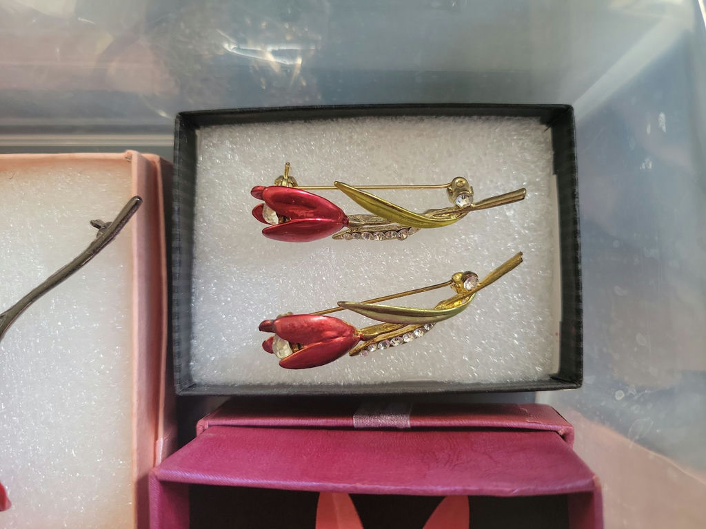 Assorted Brooches and Pins - image 13 of 18