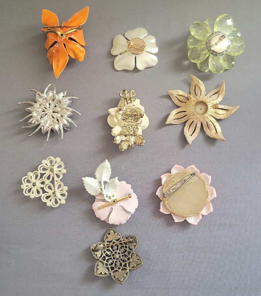 Assorted Brooches and Pins - image 3 of 18