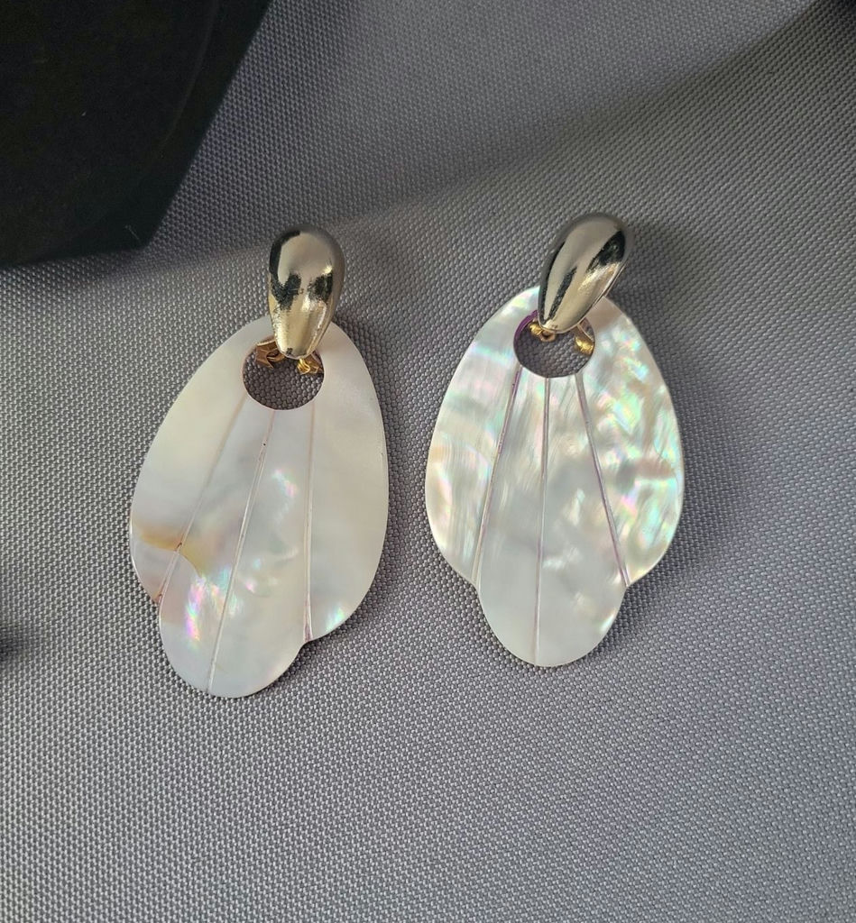 Sea-themed jewelry collection - image 9 of 17