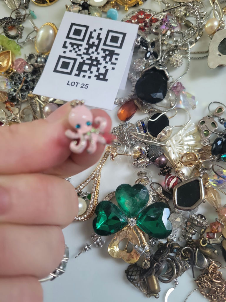 Mixed Costume Jewelry Lot - image 14 of 19