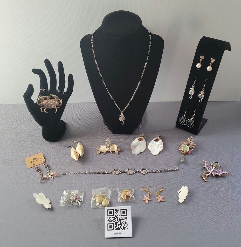 Sea-themed jewelry collection - image 1 of 17