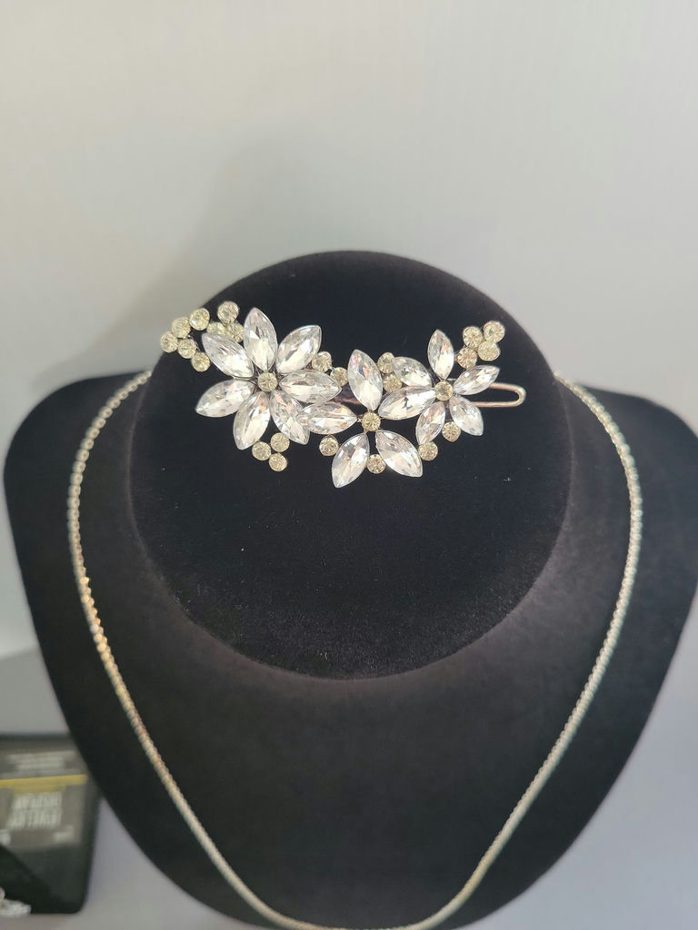 Swarovski Elements and Faux Diamond jewelry collection: bracelet, necklace, rings and earrings with floral hair accessory - image 11 of 17
