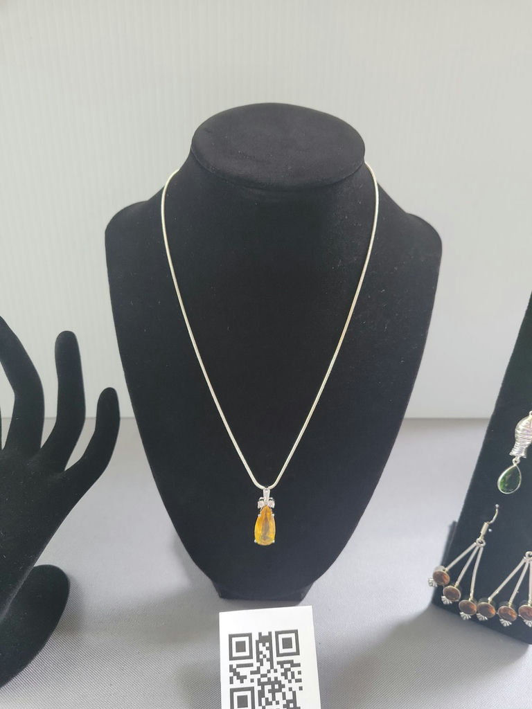 Swarovsk Elements and Assorted Jewelry Lot with Necklace, Bracelet, Ring, and Earrings - image 6 of 12
