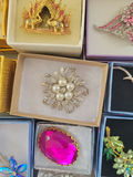 Assorted decorative jewelry brooches and pins - thumbnail 7 of 22
