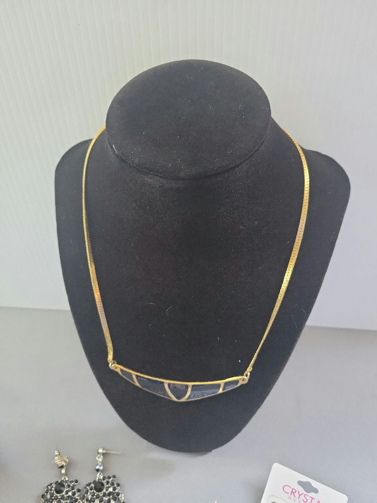 Assorted Costume Jewelry Collection - image 8 of 19