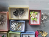 Assorted Brooches and Pins in Boxes - thumbnail 17 of 21