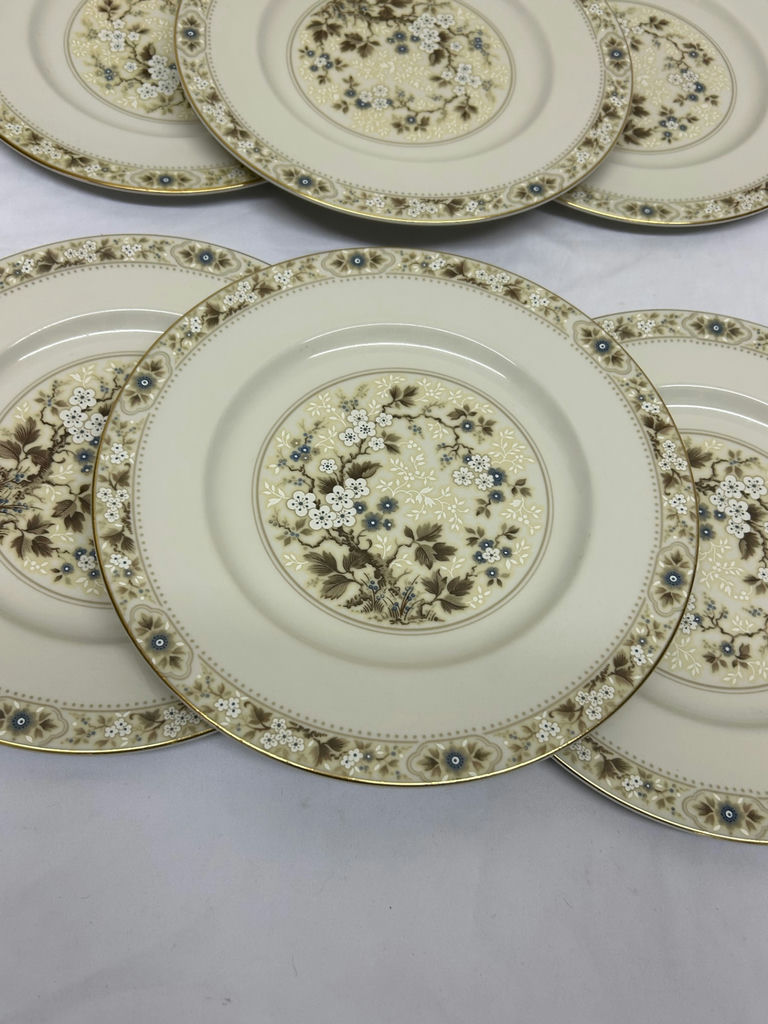 Royal Doulton Mandalay Dinner Plates - image 4 of 4