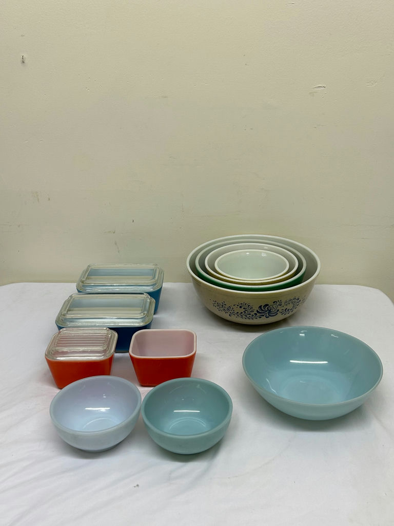 A Collection of Pyrex Wares  - image 1 of 8