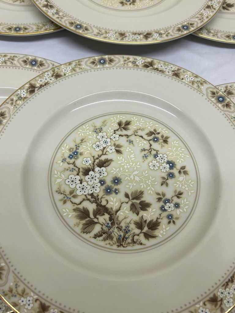 Royal Doulton Mandalay Dinner Plates - image 2 of 4