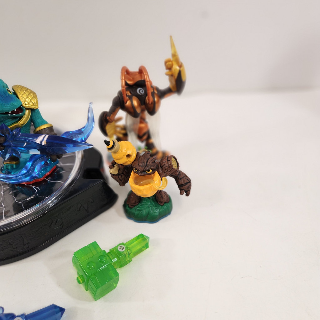 Skylander Figures - image 4 of 4