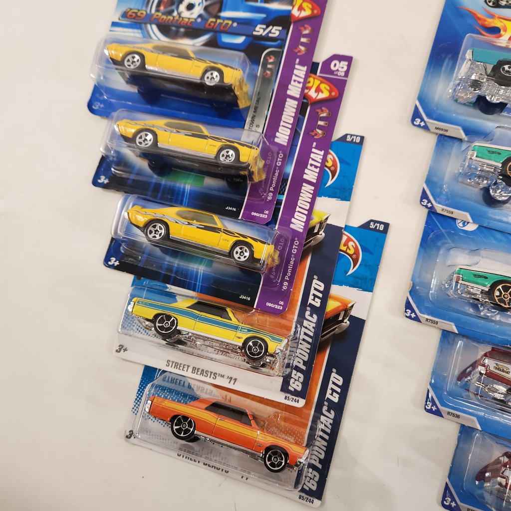 Hot Wheels Pontiacs - image 3 of 3