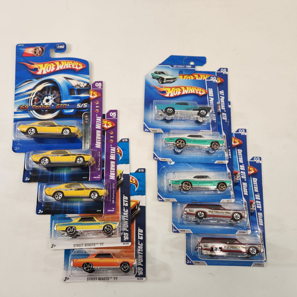 Hot Wheels Pontiacs - image 1 of 3