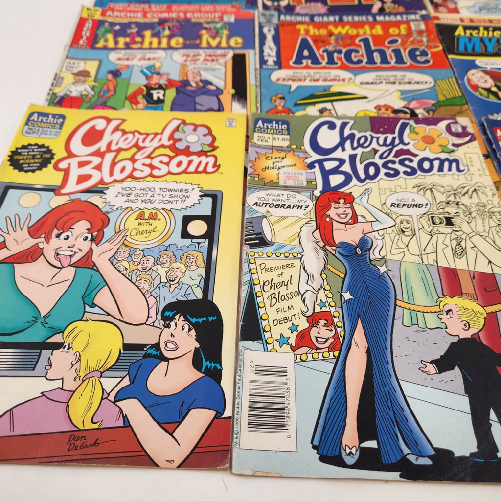 Miscellaneous Archie Comics - image 3 of 6