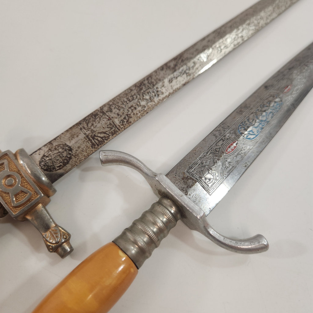 Decorative Knives - image 2 of 4