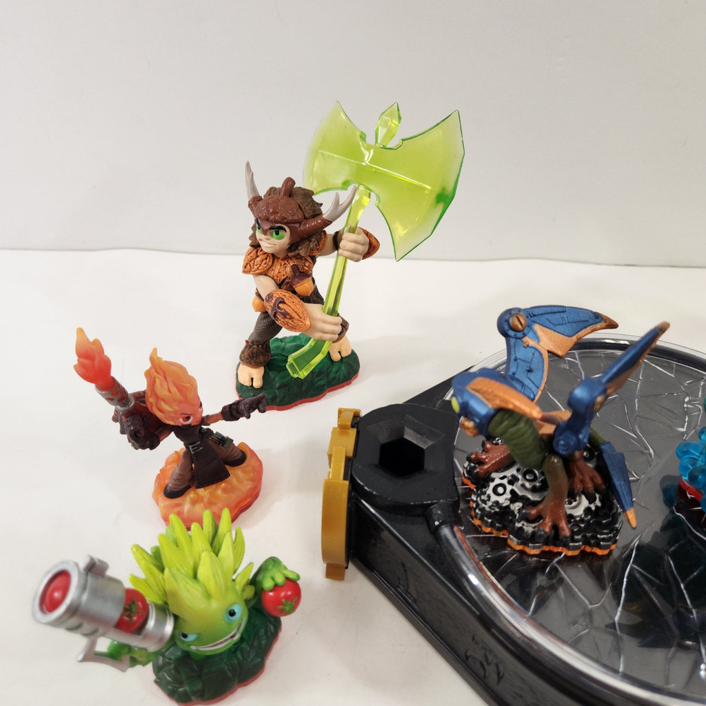 Skylander Figures - image 2 of 4