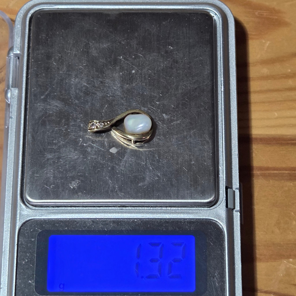 14K Gold Pendant with Pearl - image 7 of 7