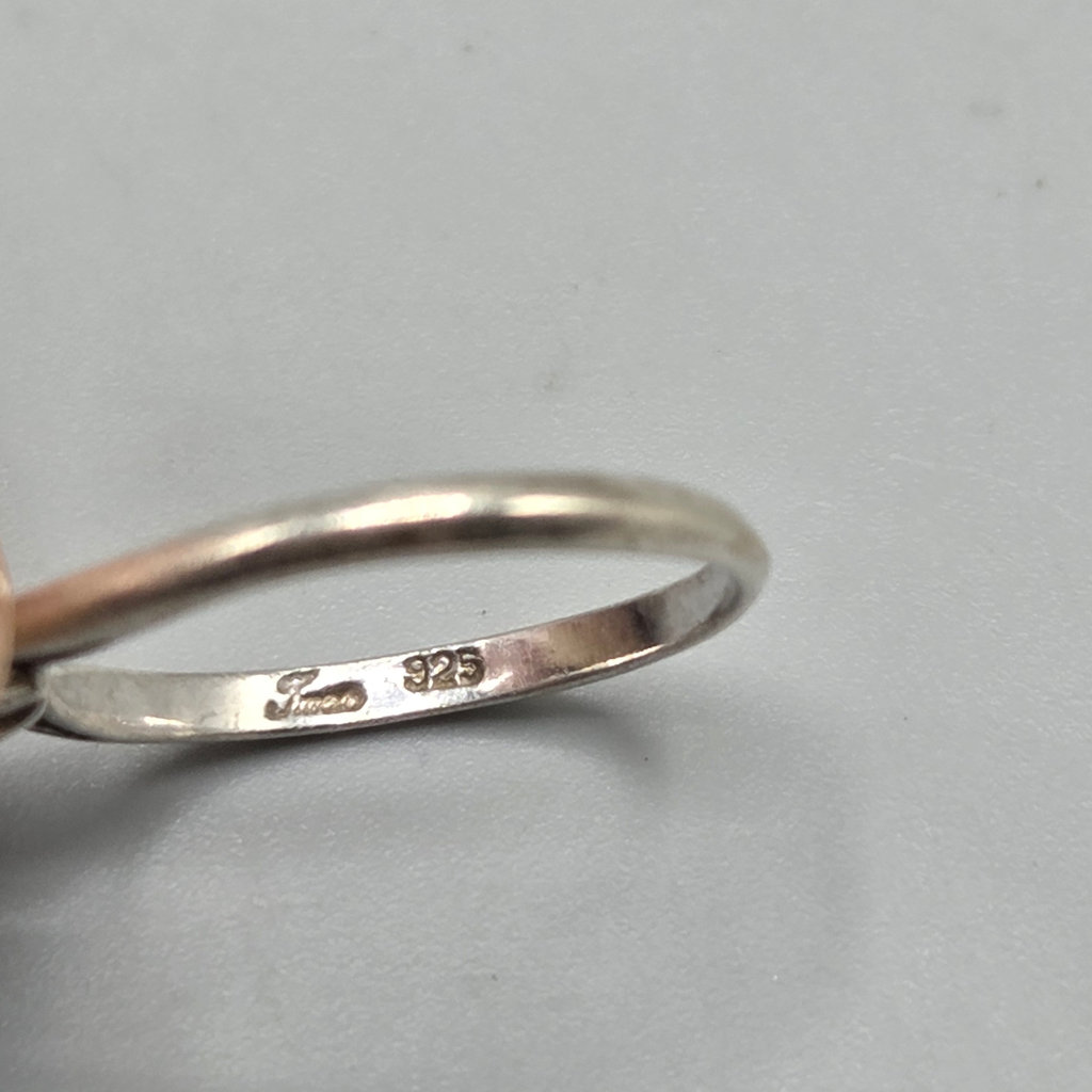Sterling Silver Ring with Clear Stone Size 5 - 1.1 grams - image 3 of 5