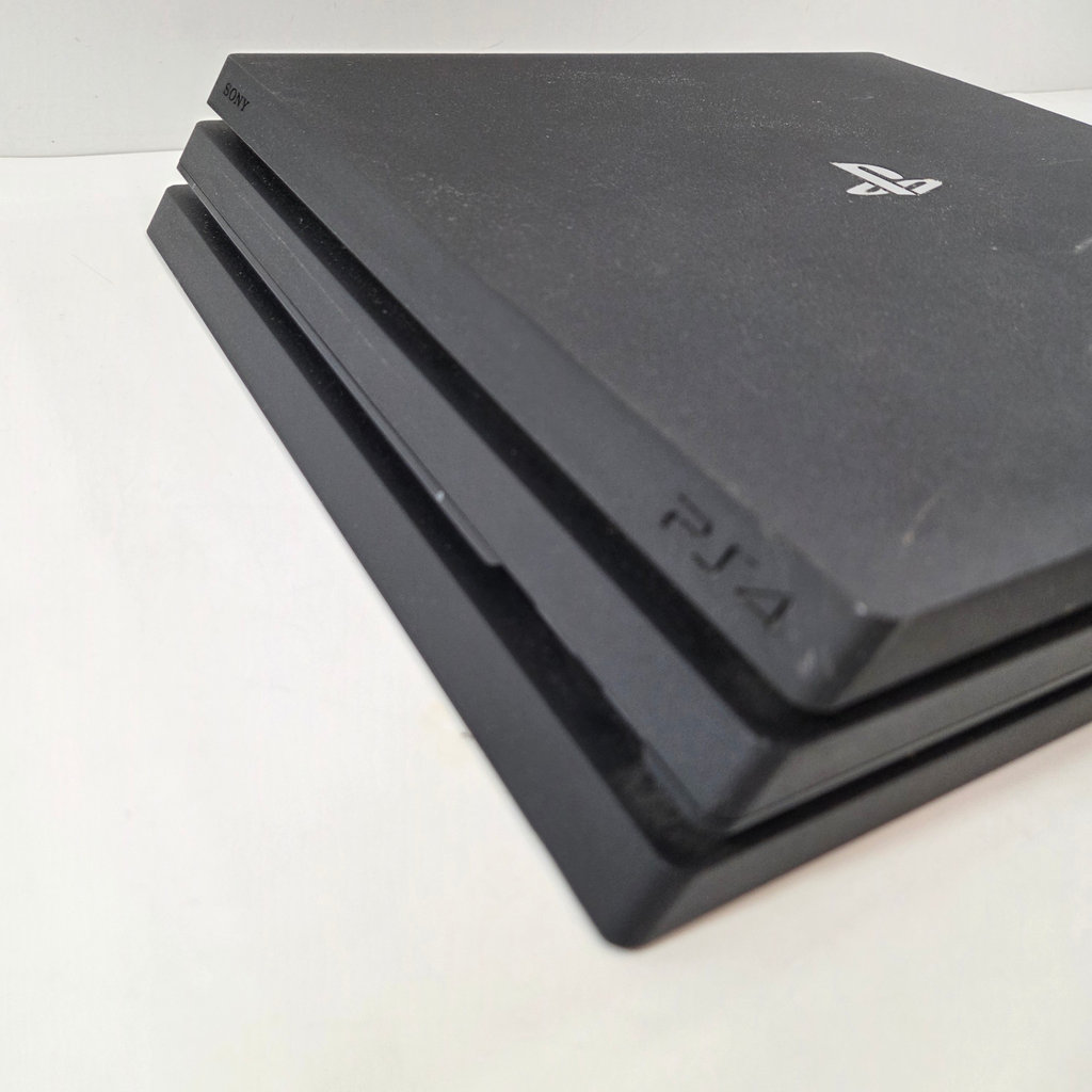 PlayStation 4 - image 2 of 3