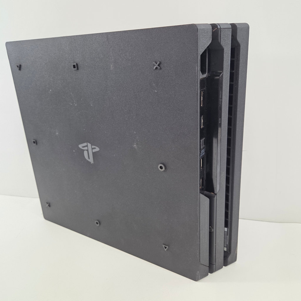 PlayStation 4 - image 3 of 3