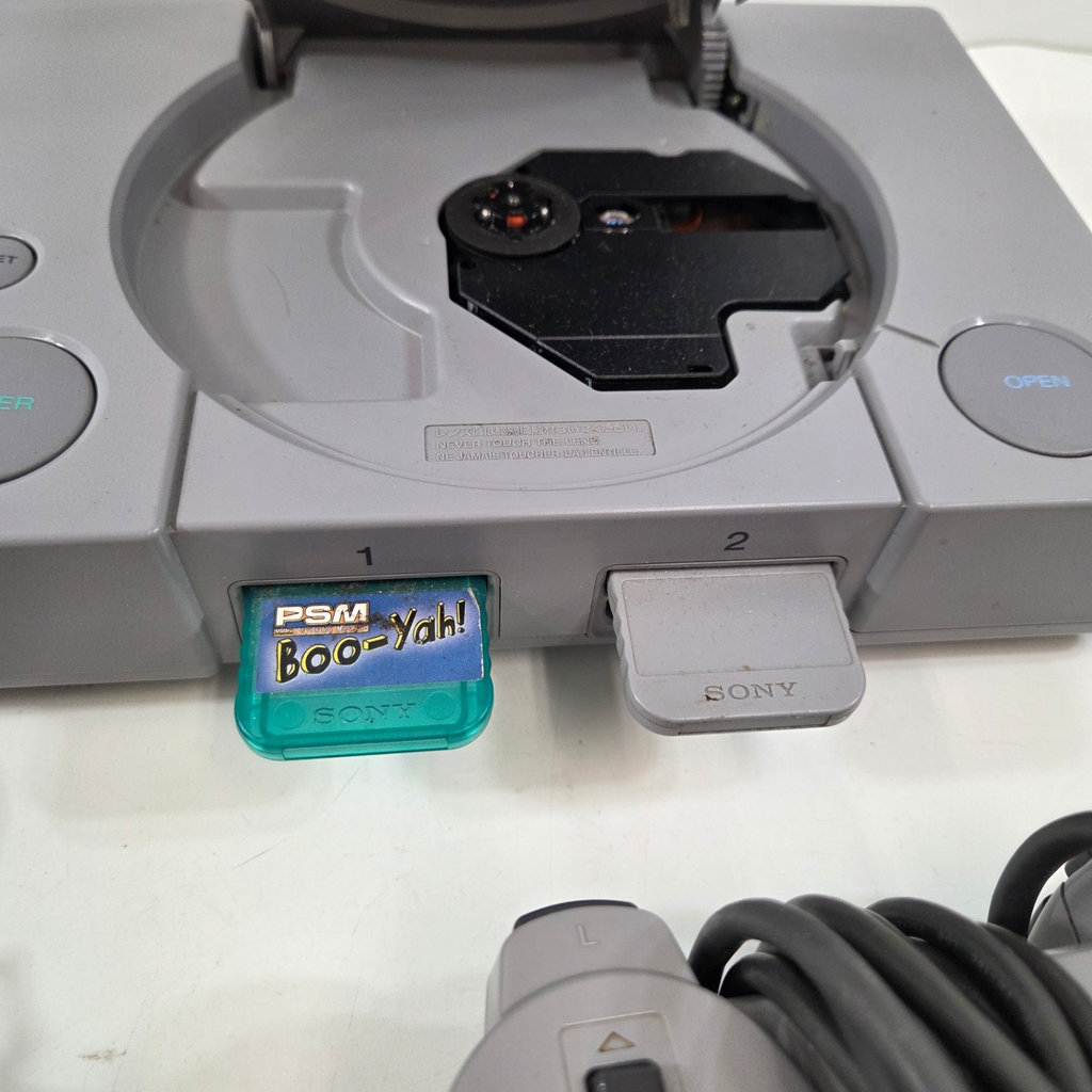 PlayStation 1 - image 4 of 5