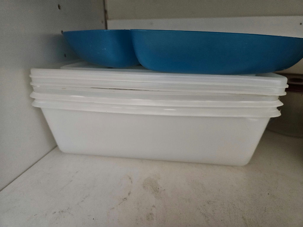Assorted plastic food storage containers and bowls - image 4 of 6