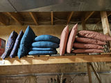 Miscellaneous lot of bedding, pillows and household items - thumbnail 2 of 11