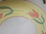 Round decorative 11" tulip-pattern ceramic plate/platter - thumbnail 3 of 3