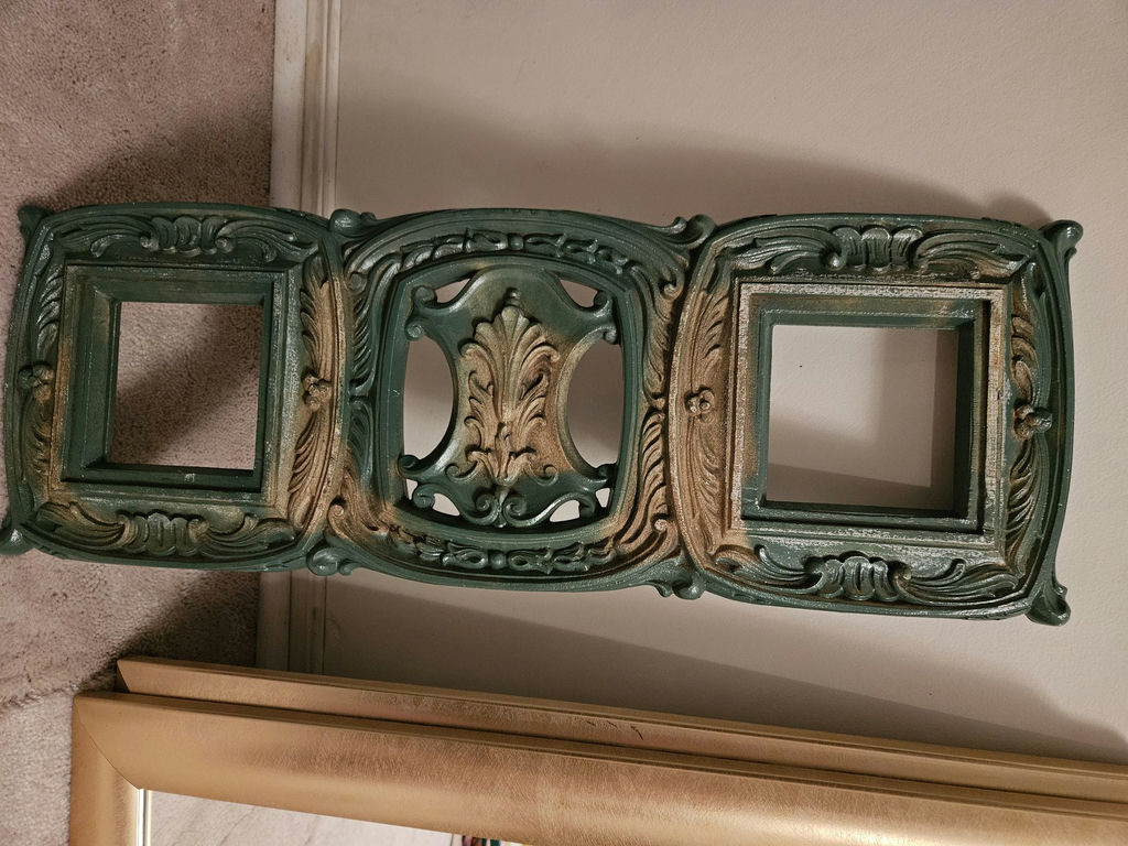 Three-section ornate green cast-iron look wall panel - image 1 of 5