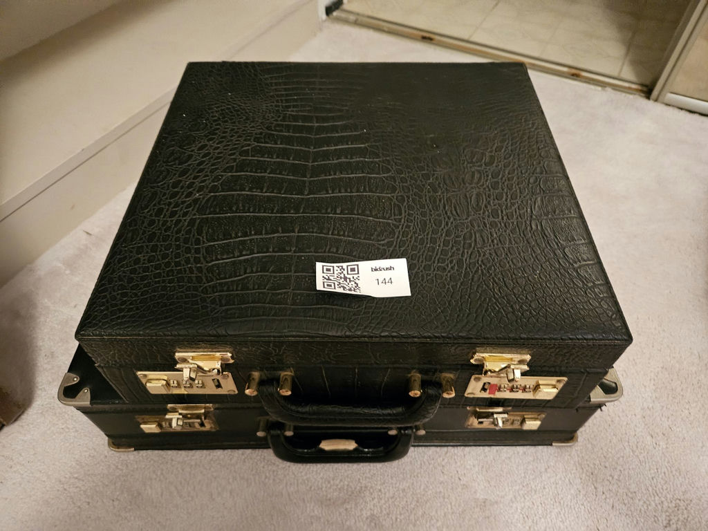 Two Black Crocodile-Textured Lockable Briefcase Set - image 9 of 9