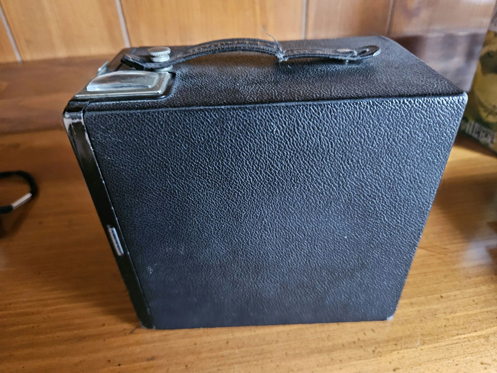 Six-16 Brownie vintage Kodak camera - image 6 of 6