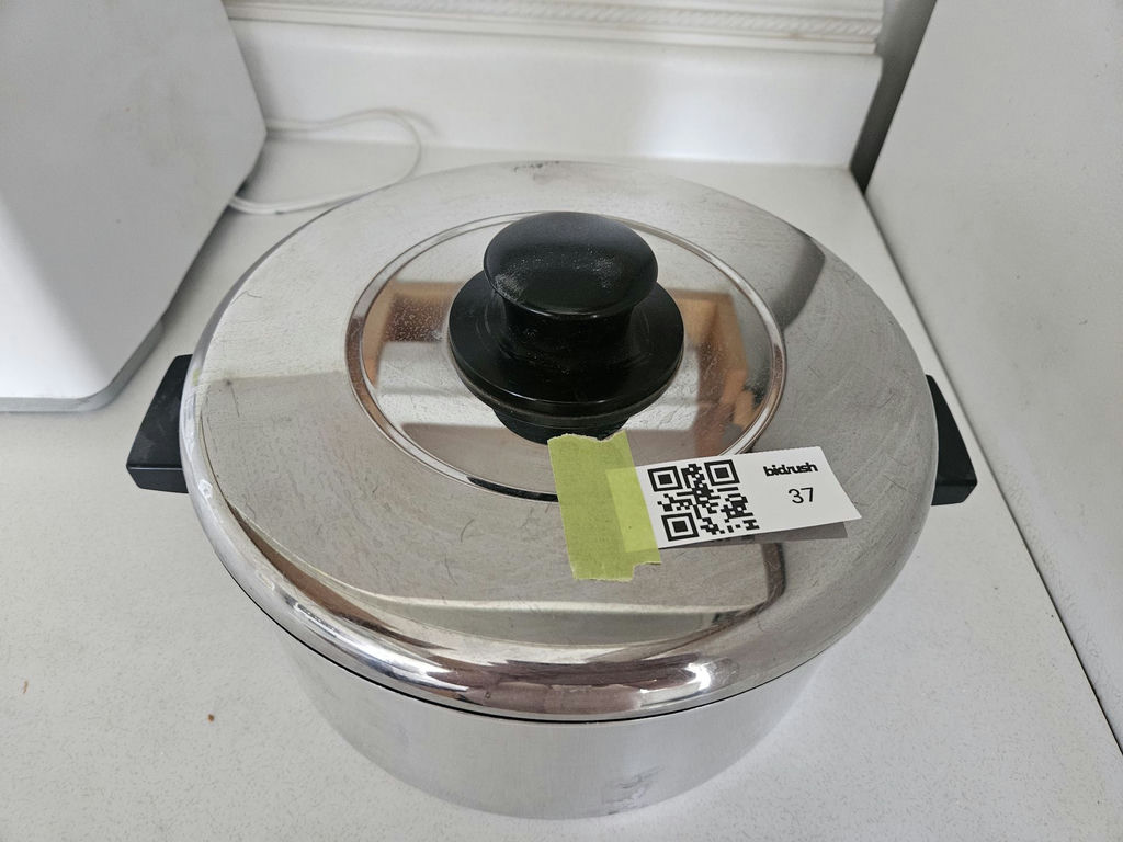 Mirro 5-qt stainless steel pot with lid - image 1 of 5
