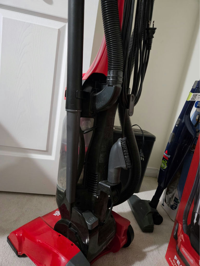 Dirt Devil Featherlite Cyclonic Upright Vacuum - image 7 of 9
