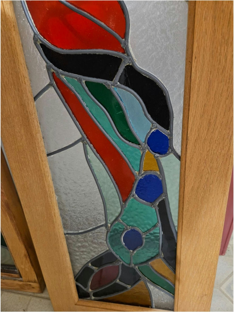 Stained glass panel in wooden frame - image 3 of 4