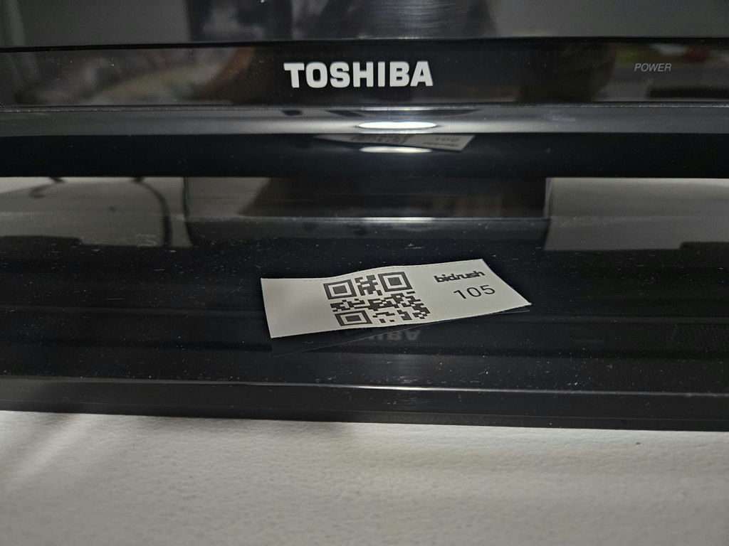 Toshiba Flat Screen Television - image 8 of 8