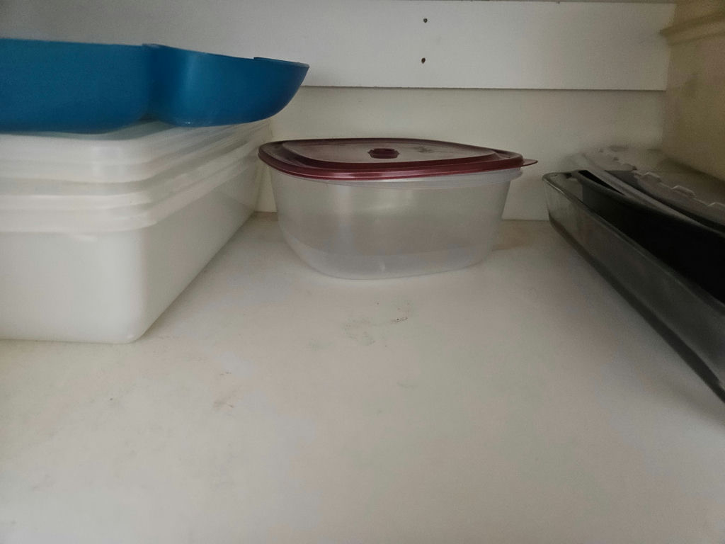 Assorted plastic food storage containers and bowls - image 5 of 6