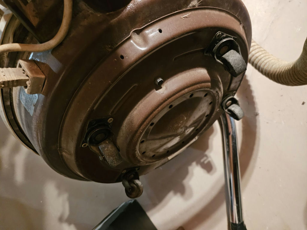 Hoover Celebrity IV Deluxe Canister Vacuum Cleaner - image 5 of 5