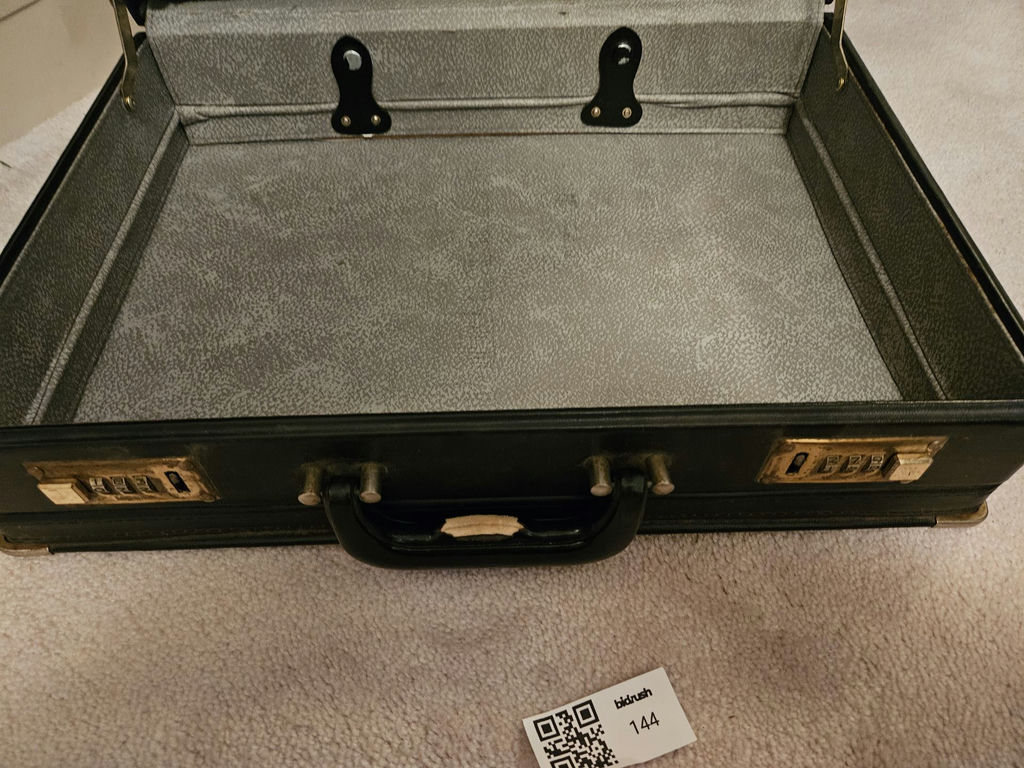 Two Black Crocodile-Textured Lockable Briefcase Set - image 4 of 9