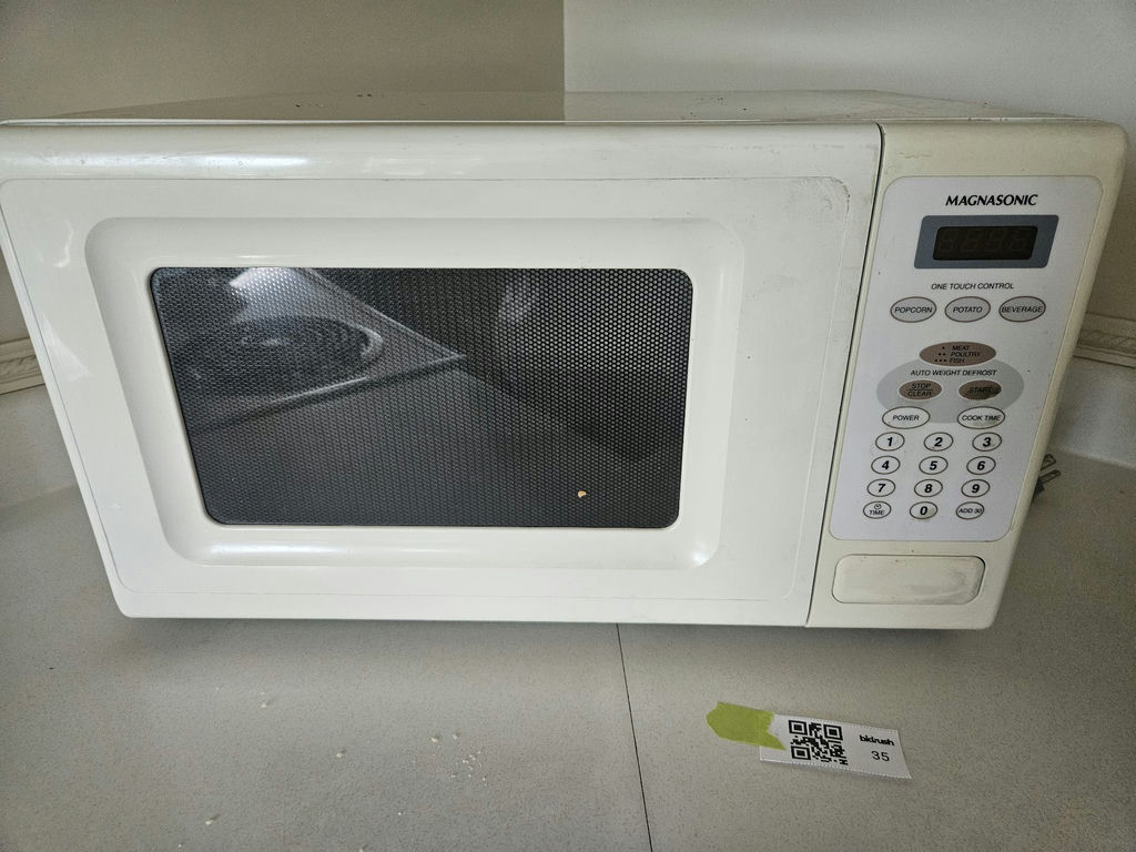 Magnasonic microwave oven - image 1 of 7