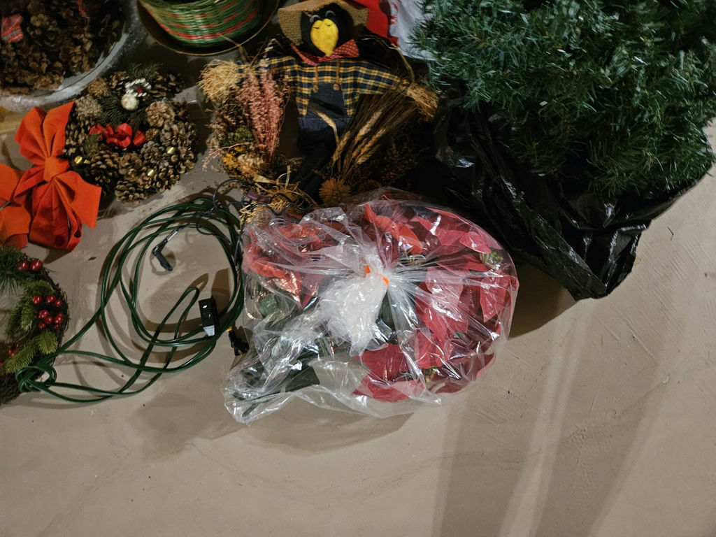 Assorted Christmas wreaths and holiday decorations - image 3 of 5