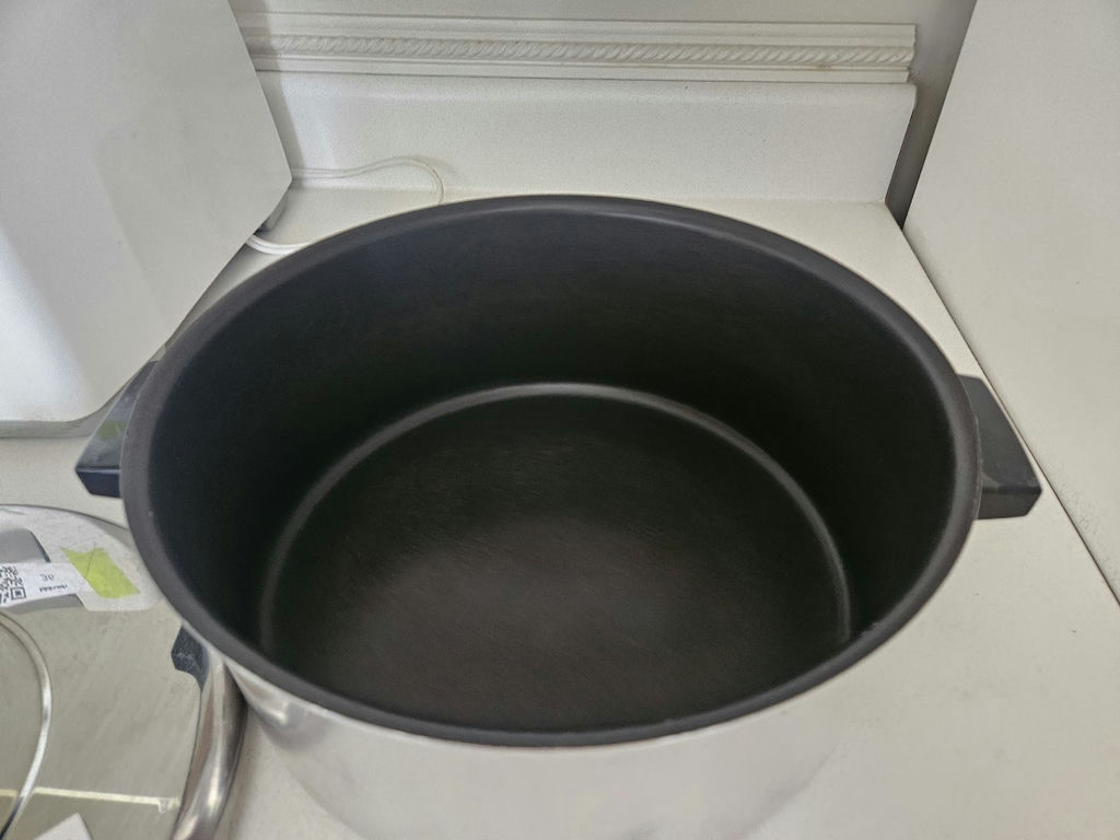 Mirro 5-qt stainless steel pot with lid - image 2 of 5
