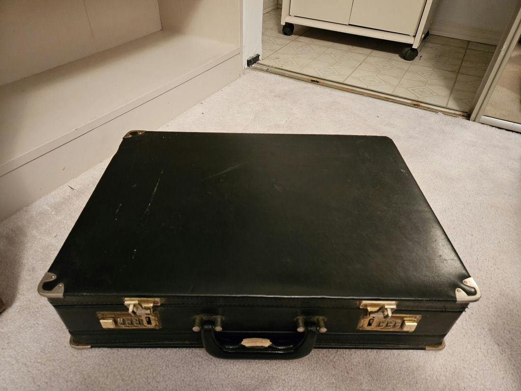 Two Black Crocodile-Textured Lockable Briefcase Set - image 5 of 9
