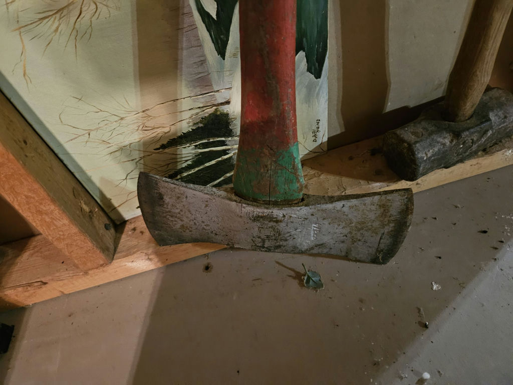Axe and Sledgehammer - image 3 of 4