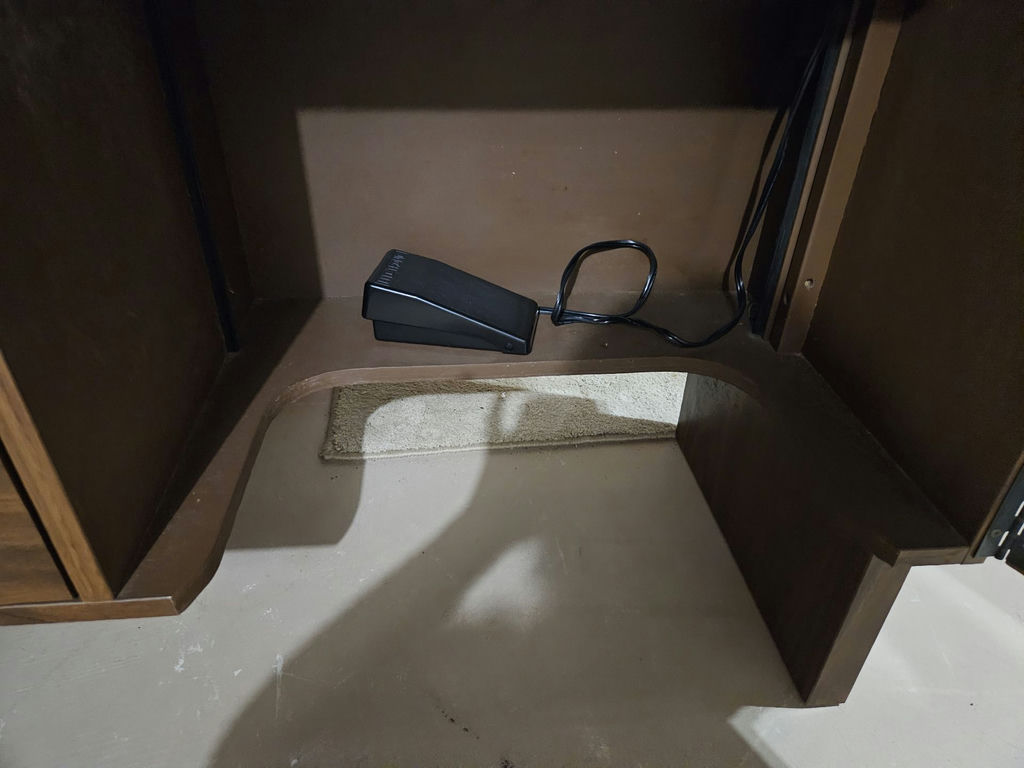Sewing machine in Mid Century Modernwooden cabinet with sewing supplies - image 6 of 11