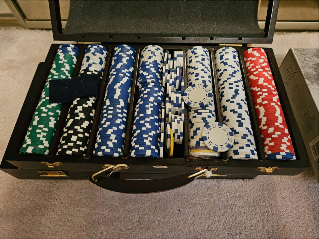 Poker chips, playing cards, and game accessories - image 5 of 6