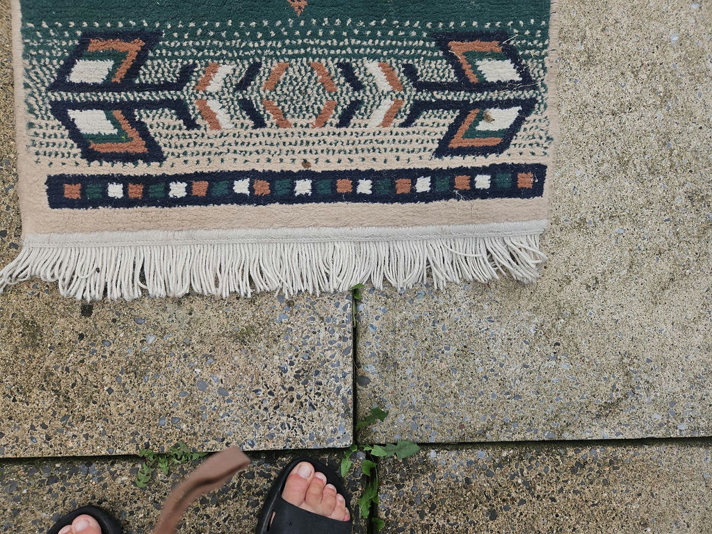 Geometric woven runner rug - image 5 of 6