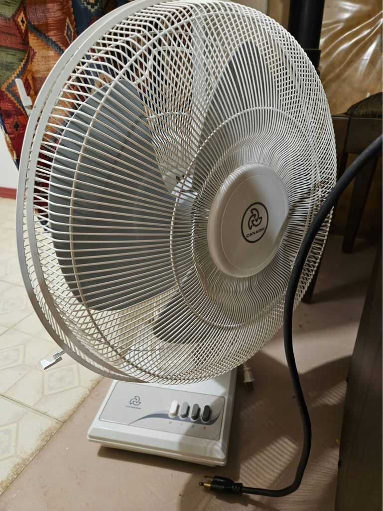 Box fan, oscillating fan and dehumidifier - image 4 of 9