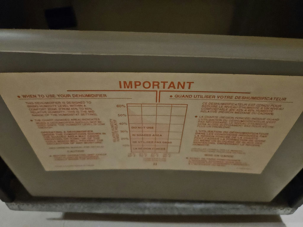 Box fan, oscillating fan and dehumidifier - image 6 of 9