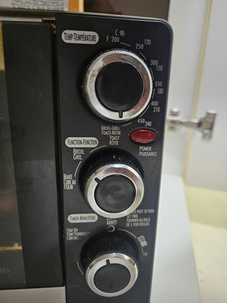 Hamilton Beach toaster oven with baking tray - image 2 of 6