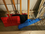 4 Snow Shovels - thumbnail 2 of 4