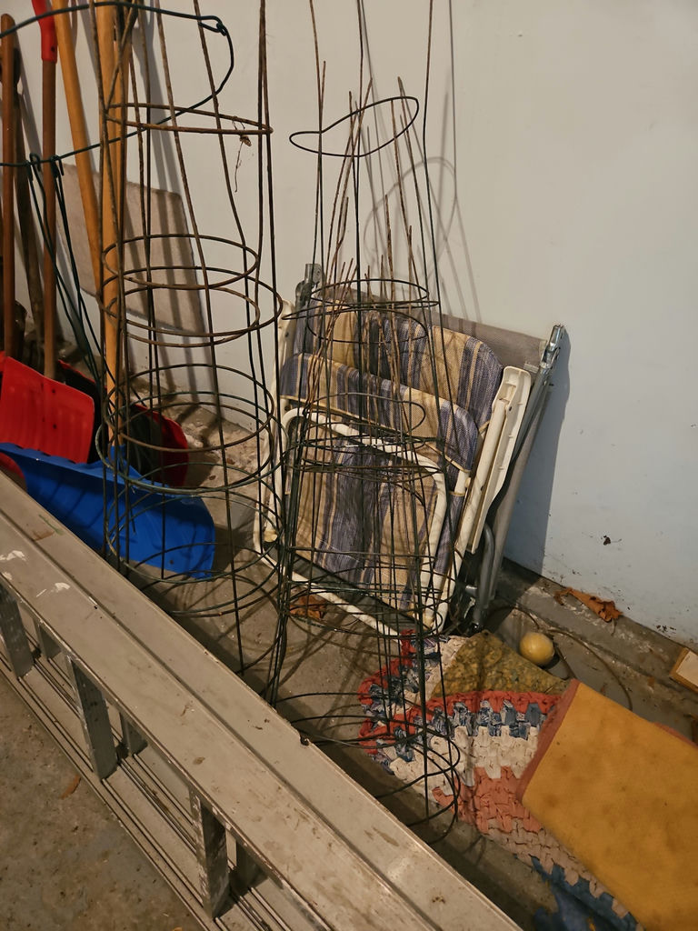 Assorted yard and garden tools - image 4 of 12